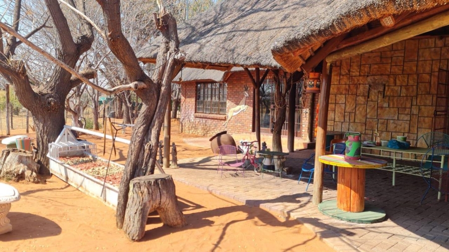 6 Bedroom Property for Sale in Olifantshoek Rural Northern Cape